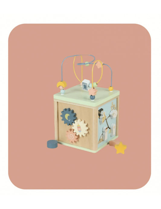 Cube d’activités en bois